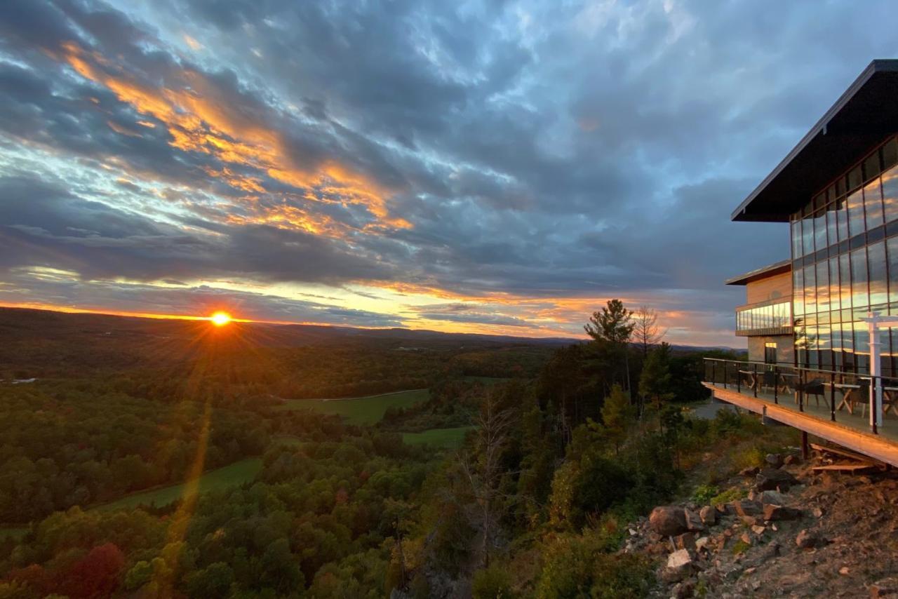 Auberge De La Montagne Coupee Saint Jean De Matha Exteriér fotografie